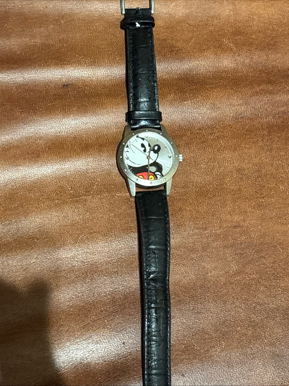Vintage Walt Disney Mickey Mouse released watch unisex